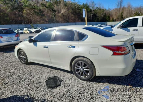 2015 Nissan Altima 2.5 z USA, uszkodzony, nr VIN 1N4AL3AP3FC576283